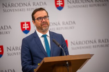 Potvrdené! Vláda nevie, koľko budú stáť nové nemocnice a ani z čoho ich zaplatí