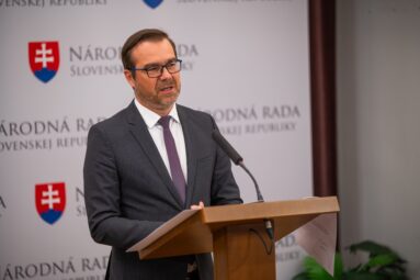 M. Krajčí: Nerozumiem, prečo minister Šaško necháva problém s poplatkami vyhniť