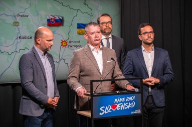 Ficove pätolízačstvo prinieslo ovocie: Ruské útoky pri hraniciach ohrozujú aj Slovákov. Vláda a prezident mlčia