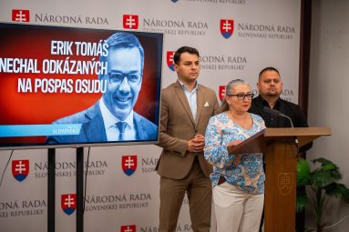 Erik Tomáš nesie plnú zodpovednosť za ľudí, ktorí prišli o pomoc štátu